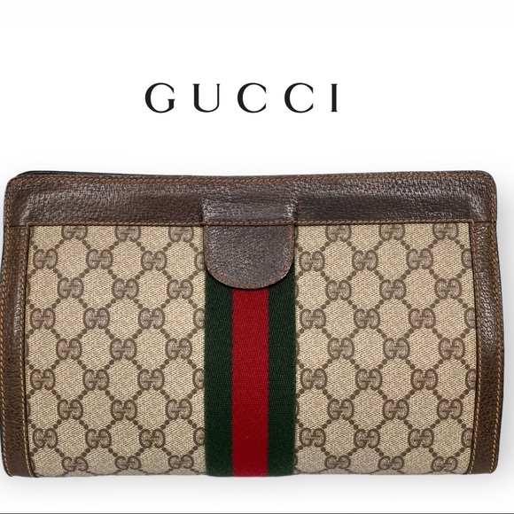 Gucci Handbags - Gucci Clutch